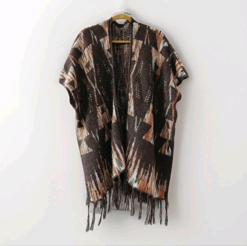 Boho Southwestern Women Size Large Open Front Gray Neutral Beige Fringe Poncho
